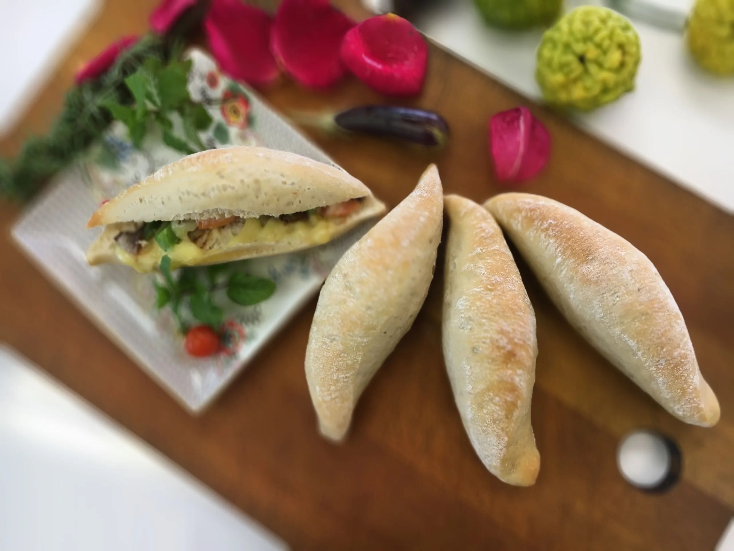 Banette Roll — White